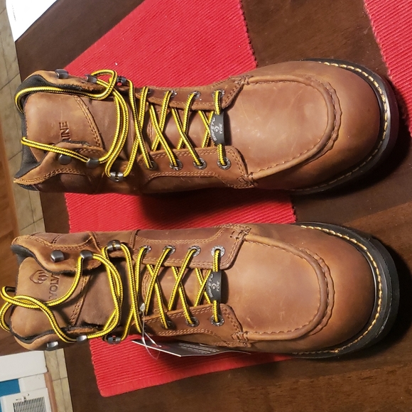 Shoes - Picture 2 of 4